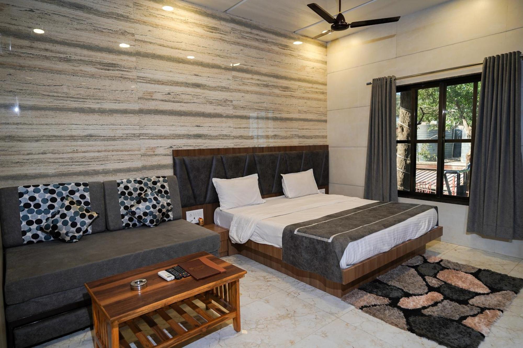 Hotel Kumar Plaza Matheran Ngoại thất bức ảnh