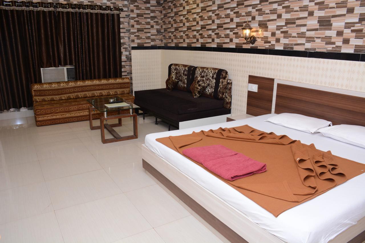 Hotel Kumar Plaza Matheran Ngoại thất bức ảnh